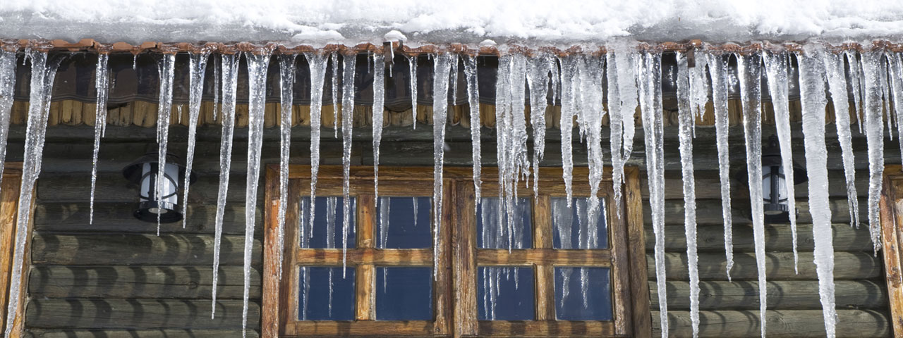 Spray foam prevents ice dams by providing proper insulation in Chattanooga attic spaces